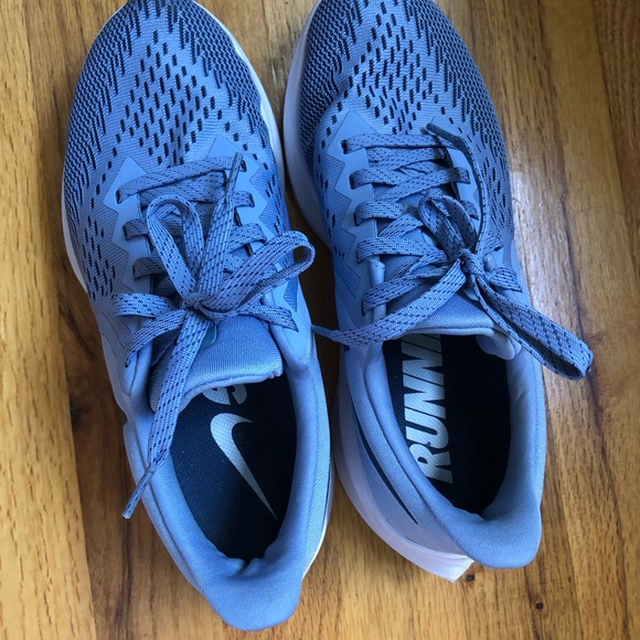 NIKE ZOOM WINFLO 6 LIGHTWEIGHT RUNNING SHOE - Picture 3 of 8